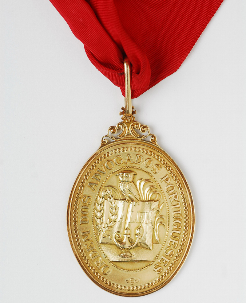 Medalha de ouro branca